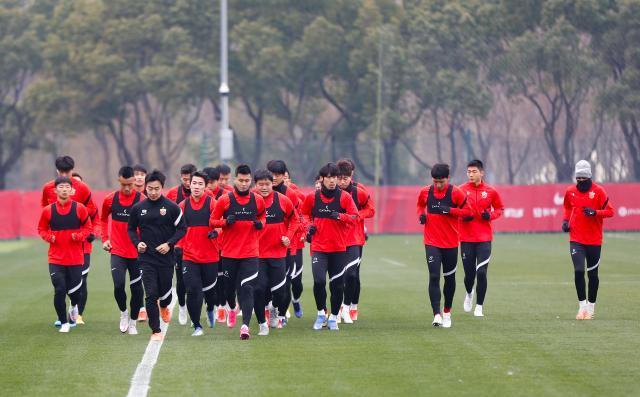 九游app最新版下载安装-海港亚冠纪念日开启2022首训 莱科归期恐继续推迟